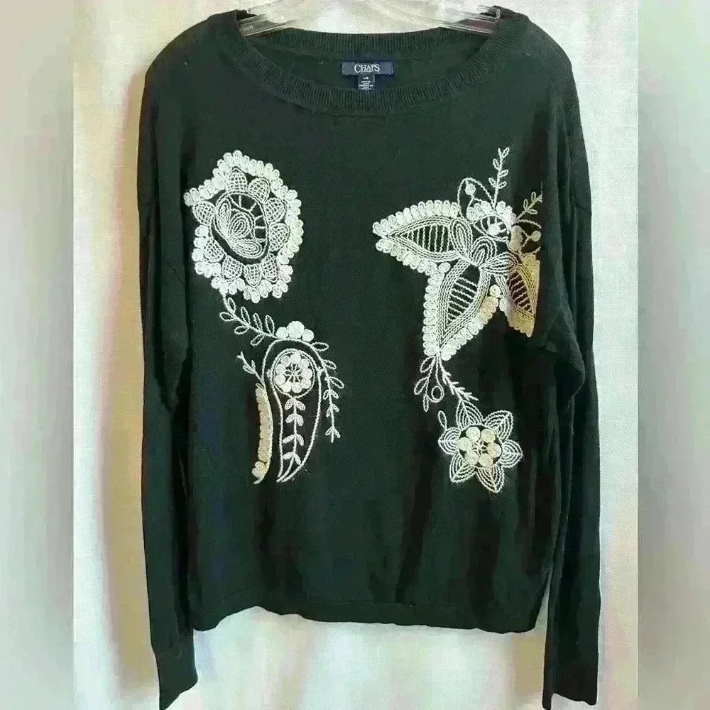 Chaps women’s lightweight black sweater with stitching on front, size L